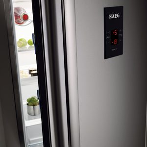 холодильники AEG в Брянске